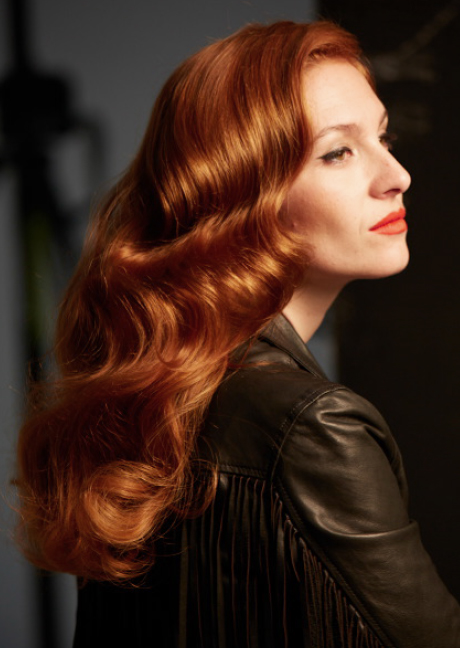 Joséphine tries Hollywood waves